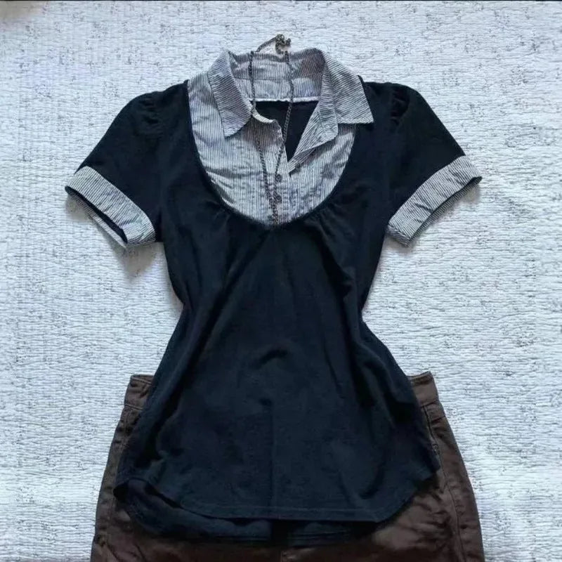 Women's Vintage Ruffle Blouse – Harajuku, Y2K & Fairy Grunge Style**

Add a playful vintage-inspired touch to your wardrobe with this women's ruffle blouse. Featuring a charming design with a Harajuku and Y2K-inspired aesth